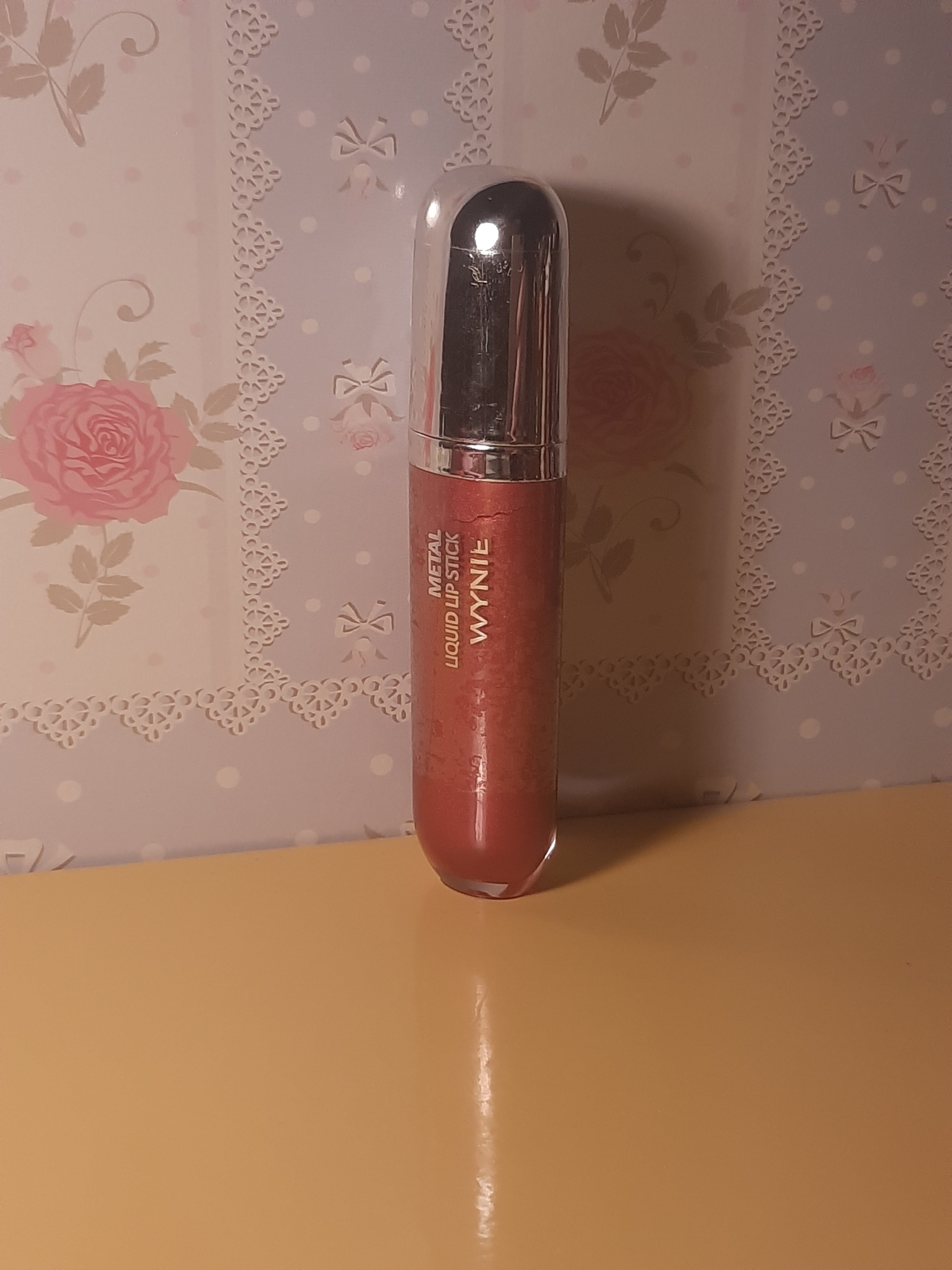 Liquid lipstick metal wynie