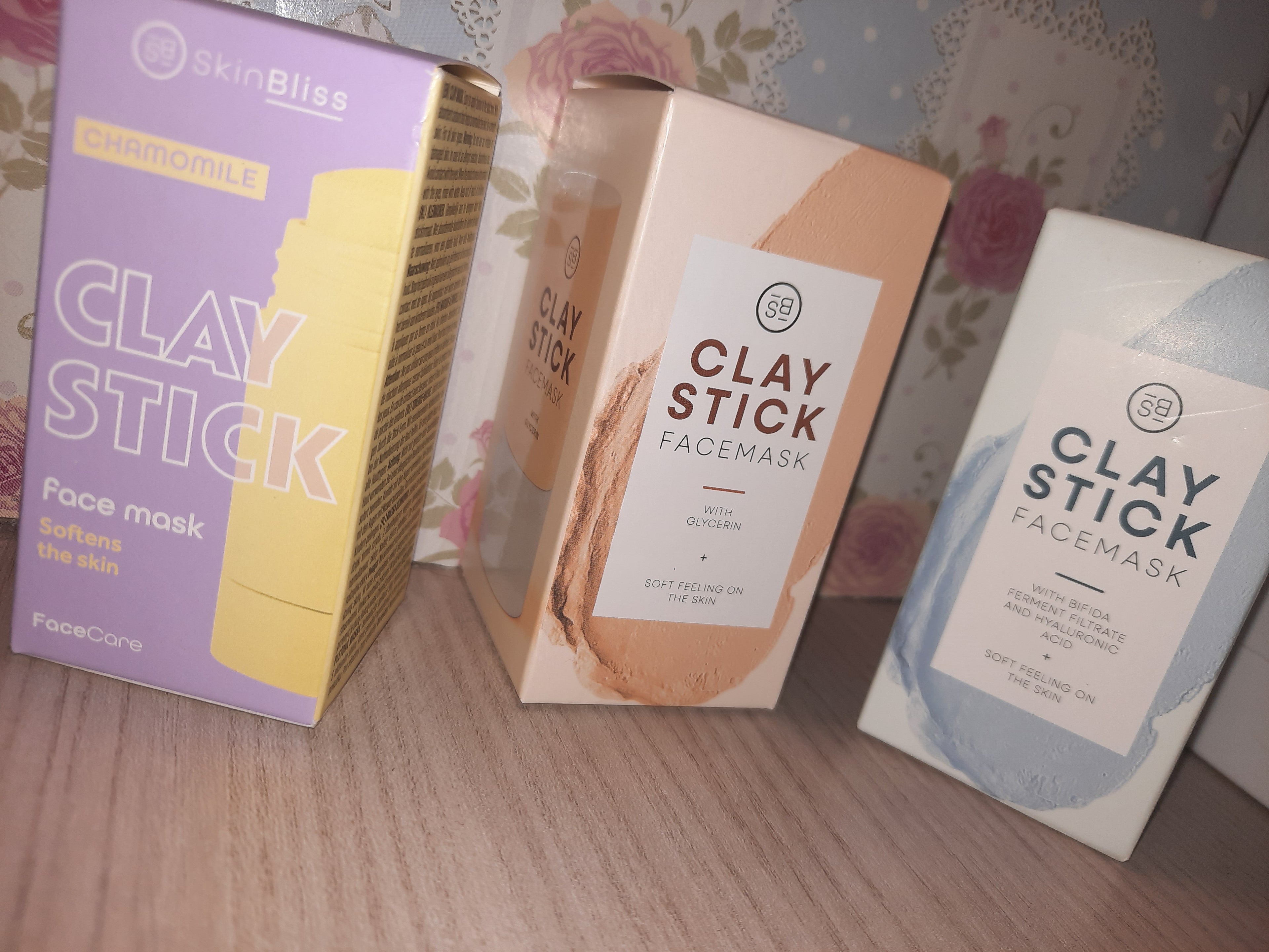 Skin Bliss linea instick per cura della pelle .